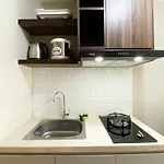 Modern Look And Tidy Studio Gateway Park Lrt City Apartment By Travelio